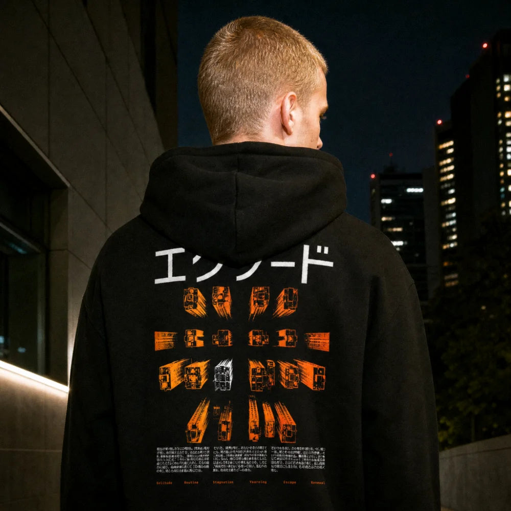 Hoodie oversize EXODE CORPORATE porté, vue de dos, de nuit en ville